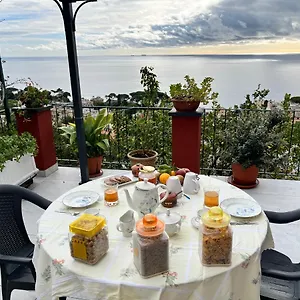 Salotto Sul Mare Genua